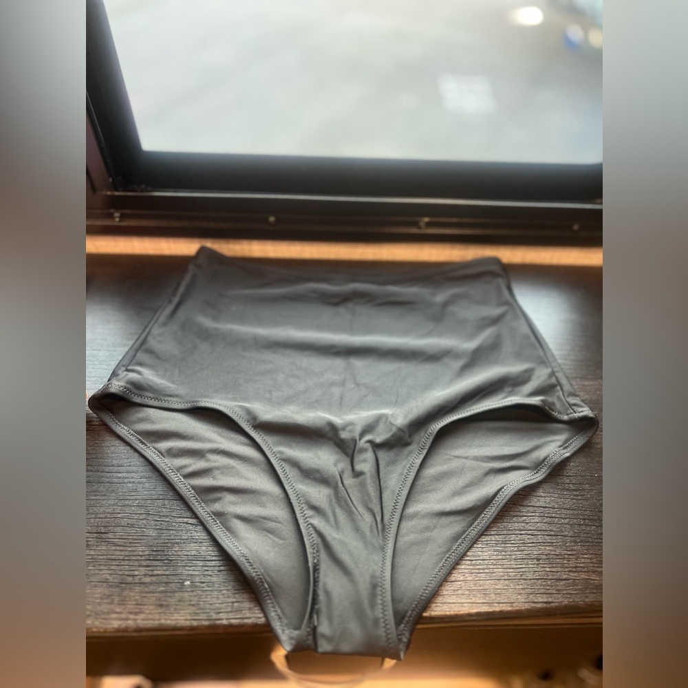 Aerie high waisted full coverage bottom, medium NWT